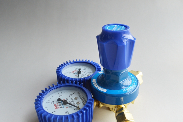 氧气表减压器