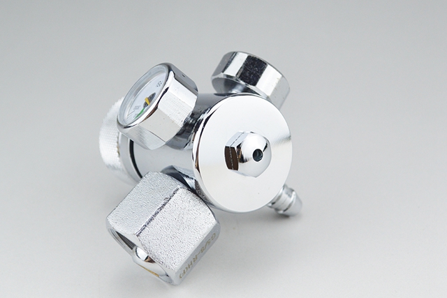 氧气瓶的减压器